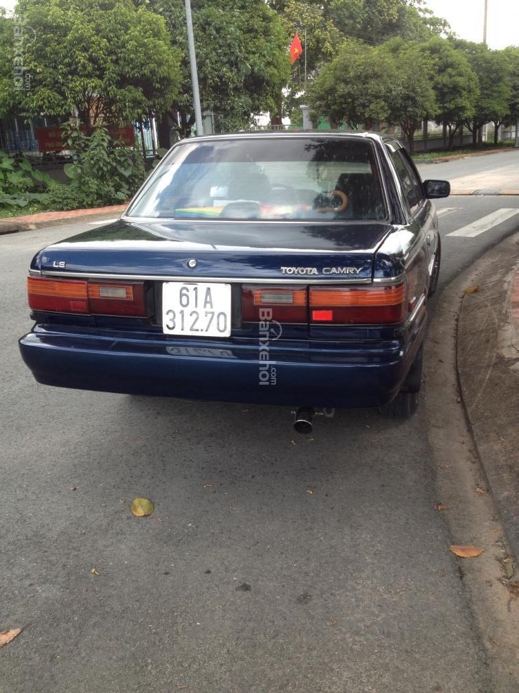 Toyota Camry LE 1988 - Bán Toyota Camry LE năm 1988, màu xanh lam, xe nhập, 113 triệu