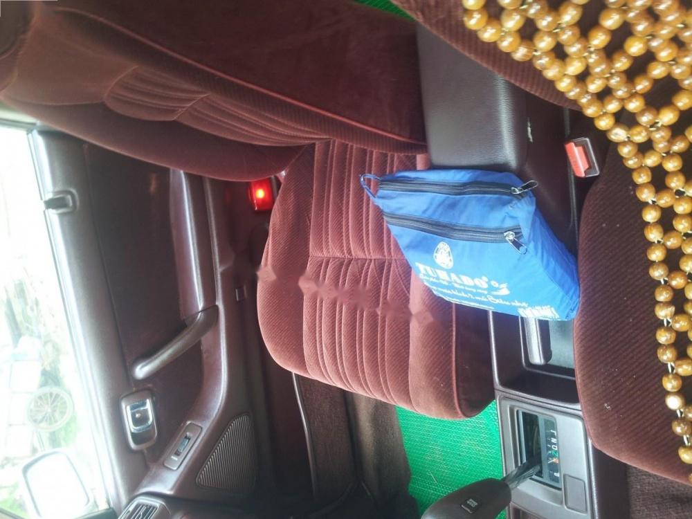 Toyota Crown 1991 - Cần bán gấp Toyota Crown năm 1991, màu vàng, nhập khẩu nguyên chiếc số tự động