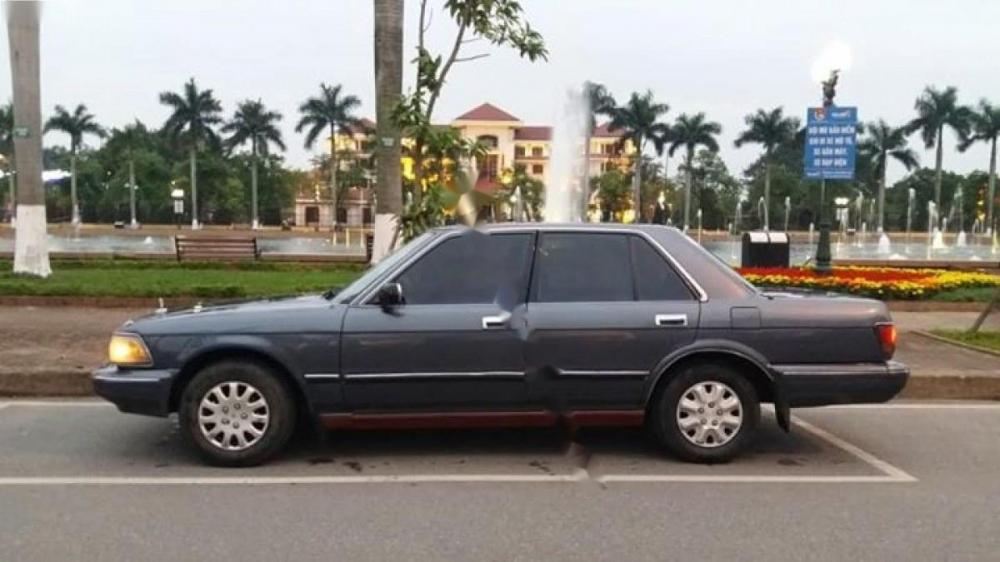 Toyota Crown 1989 - Cần bán xe Toyota Crown đời 1989, màu đen, nhập khẩu nguyên chiếc, giá 76tr