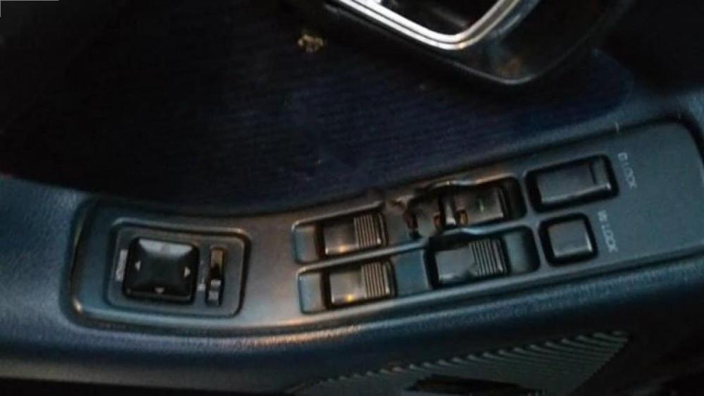 Toyota Crown 1989 - Cần bán xe Toyota Crown đời 1989, màu đen, nhập khẩu nguyên chiếc, giá 76tr