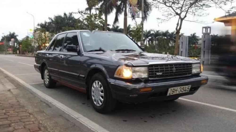 Toyota Crown 1989 - Cần bán xe Toyota Crown đời 1989, màu đen, nhập khẩu nguyên chiếc, giá 76tr