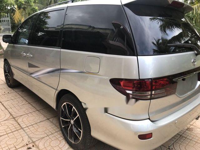 Toyota Previa 2004 - Bán Toyota Previa sản xuất năm 2004, màu bạc