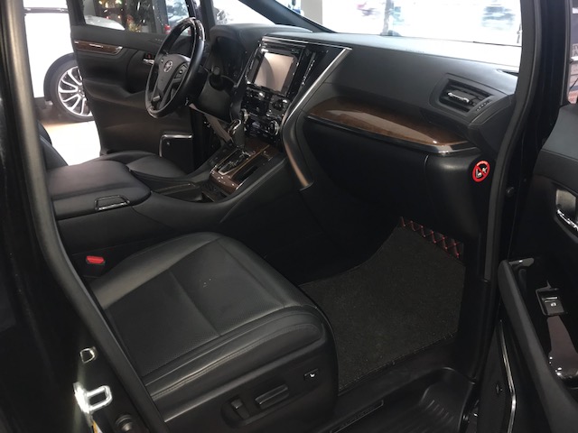 Toyota Alphard Executive Louge 2016 - Bán xe Toyota Alphard Executive Louge năm 2016 đăng ký T12.2017 xe đăng ký biển Hà Nội, xe đẹp xuất sắc đi chưa tới 1 vạn