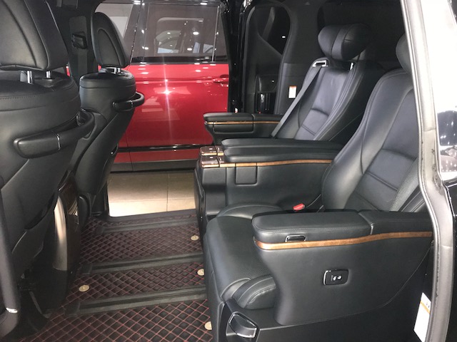 Toyota Alphard Executive Louge 2016 - Bán xe Toyota Alphard Executive Louge năm 2016 đăng ký T12.2017 xe đăng ký biển Hà Nội, xe đẹp xuất sắc đi chưa tới 1 vạn