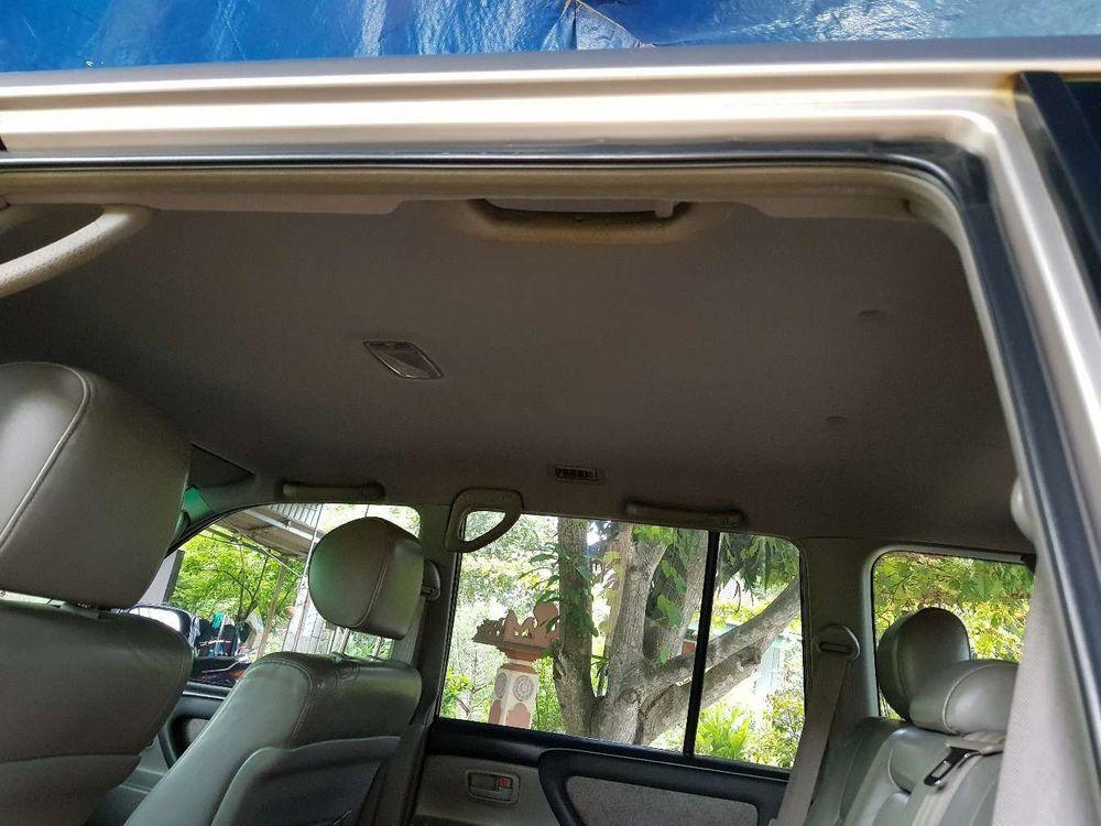 Toyota Land Cruiser 2005 - Bán Toyota Land Cruiser năm 2005, màu bạc  