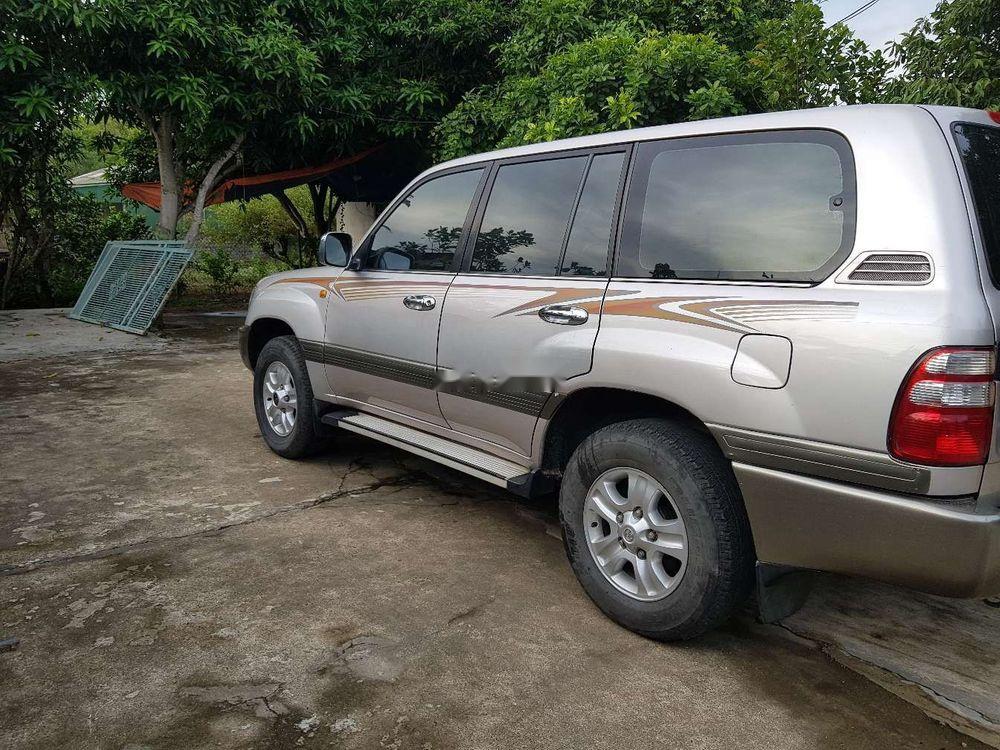 Toyota Land Cruiser 2005 - Bán Toyota Land Cruiser năm 2005, màu bạc  