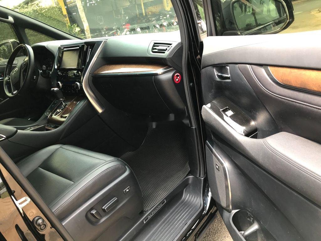 Bán ô tô Toyota Alphard năm sản xuất 2016, màu đen, xe nhập xe gia đình