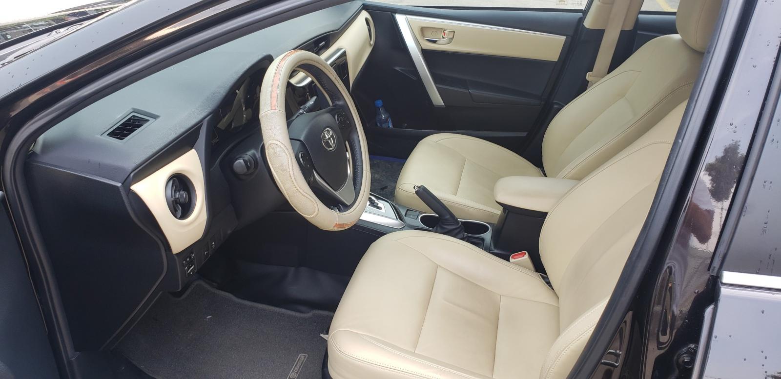 Bán ô tô Toyota Corolla 1.8G đời 2018, màu nâu