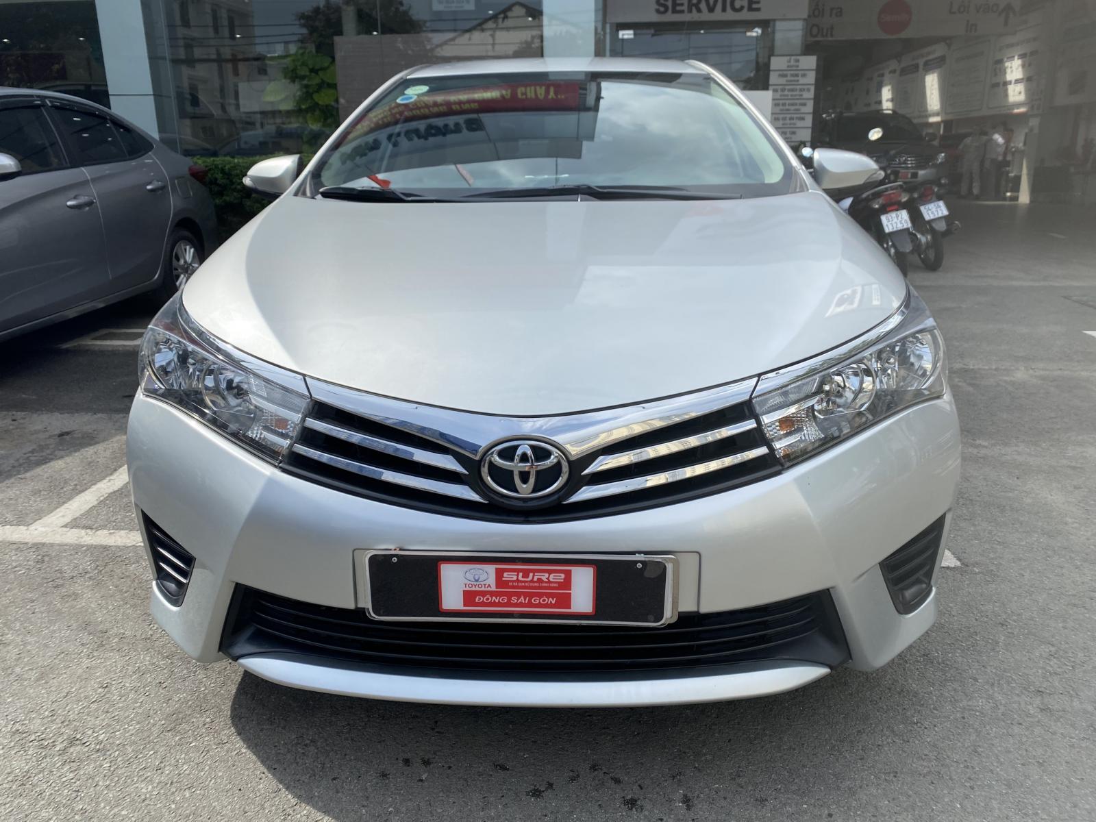 Bán ô tô Toyota Corolla Altis 1.8G đời 2015, màu bạc giá thương lượng