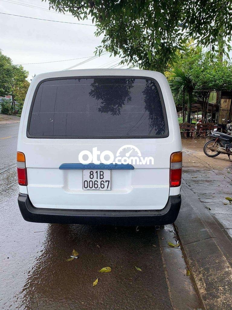 Toyota Hiace 2003 - Cần bán xe Toyota Hiace sản xuất 2003, màu trắng, giá 50tr