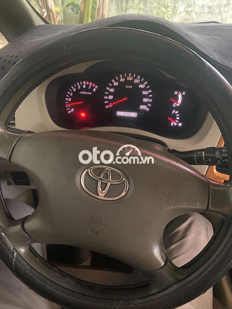 Toyota Innova 2008 - Cần bán Toyota Innova sản xuất 2008, màu bạc, nhập khẩu nguyên chiếc xe gia đình
