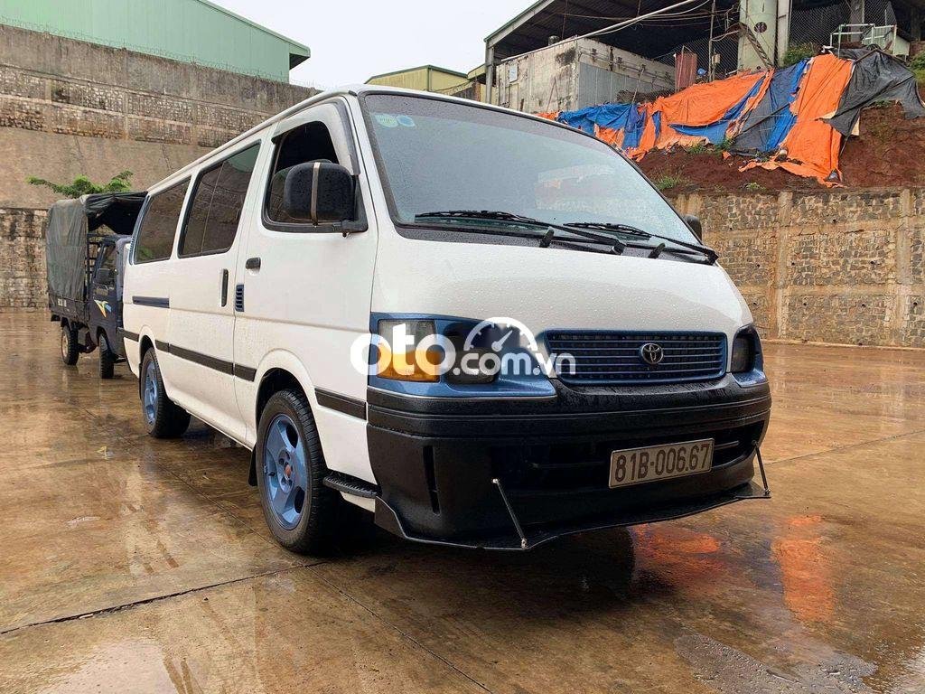 Toyota Hiace 2003 - Cần bán xe Toyota Hiace sản xuất 2003, màu trắng, giá 50tr