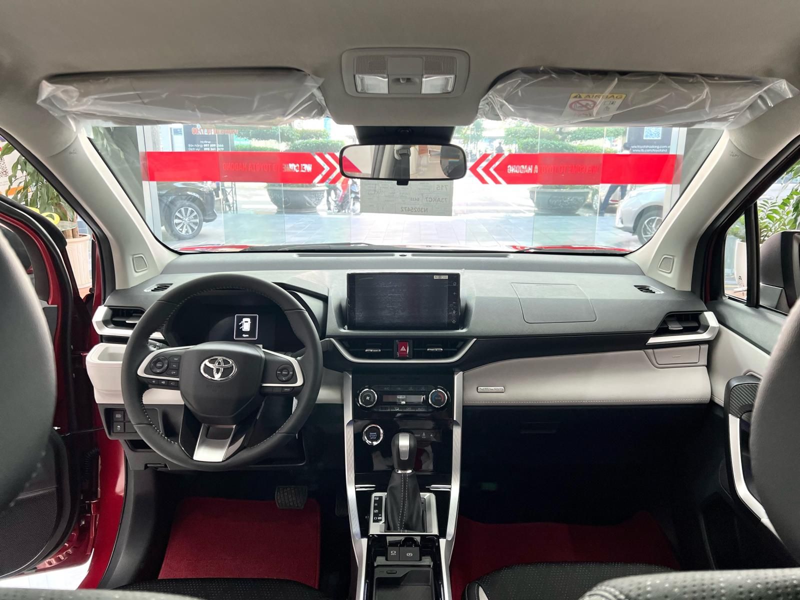 Toyota Veloz Cross 2022 - Xe giao ngay - Giảm giá siêu tốt - Lăn bánh chỉ từ 130tr, bao hồ sơ nợ xấu bank 85%