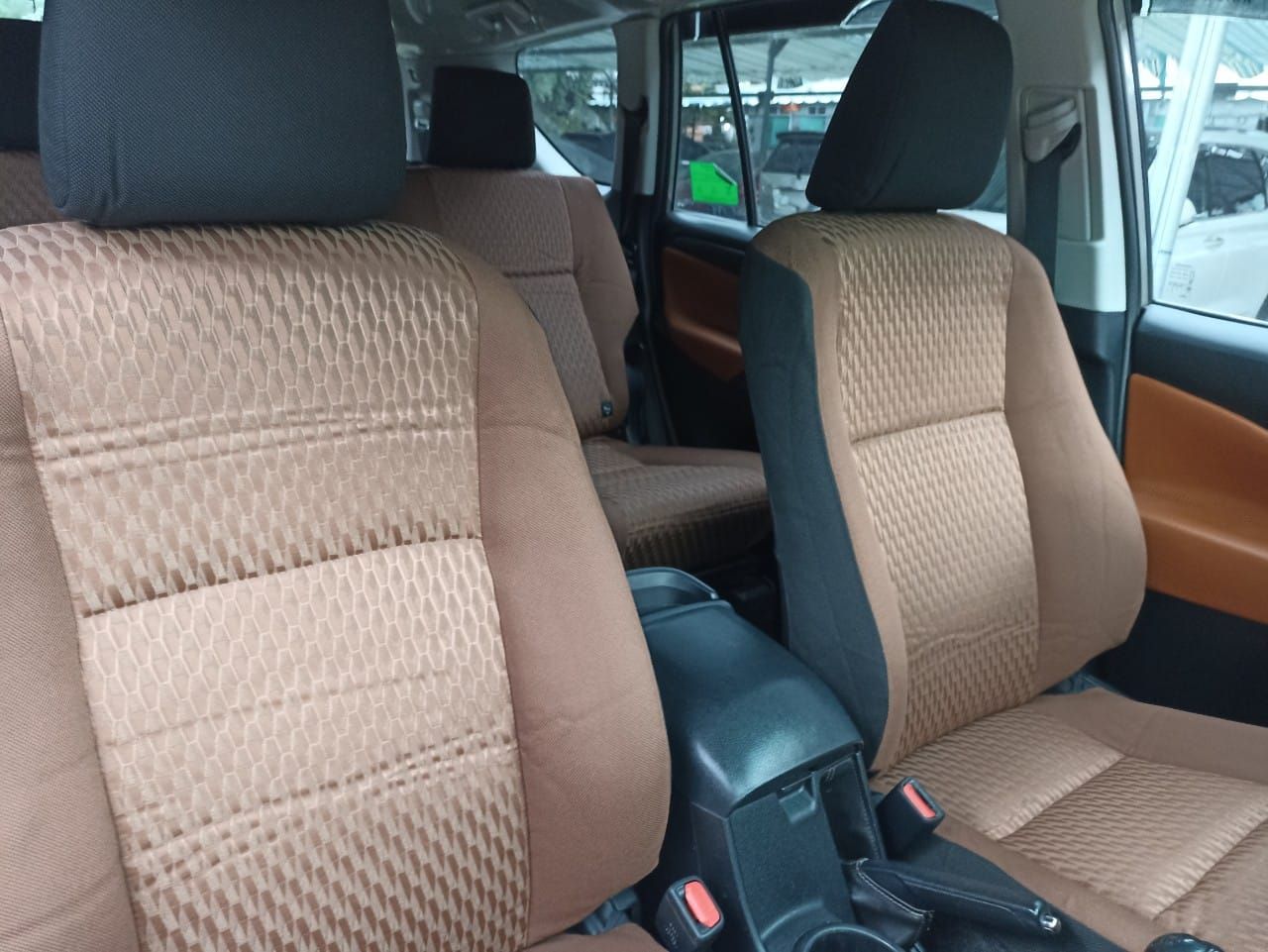 Toyota Innova 2018 - Xe màu xám