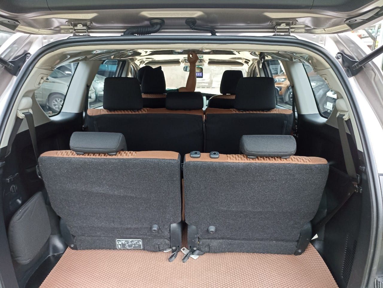 Toyota Innova 2018 - Xe màu xám