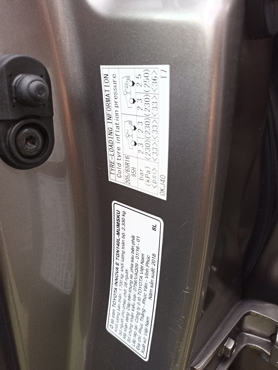 Toyota Innova 2018 - Xe màu xám