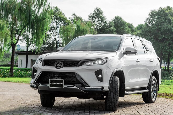 Toyota Fortuner 2022 - Quà tặng tiền mặt và phụ kiện