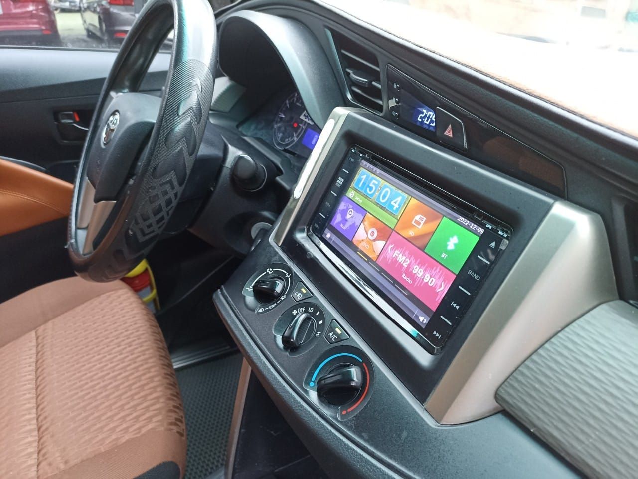 Toyota Innova 2018 - Xe màu xám