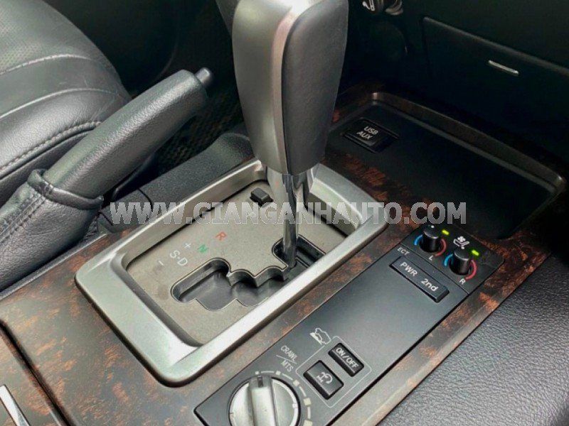 Toyota Land Cruiser 2014 - Màu đen, nhập khẩu