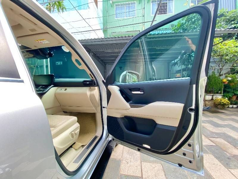 Toyota Land Cruiser 2021 - 7 chỗ nhập Nhật