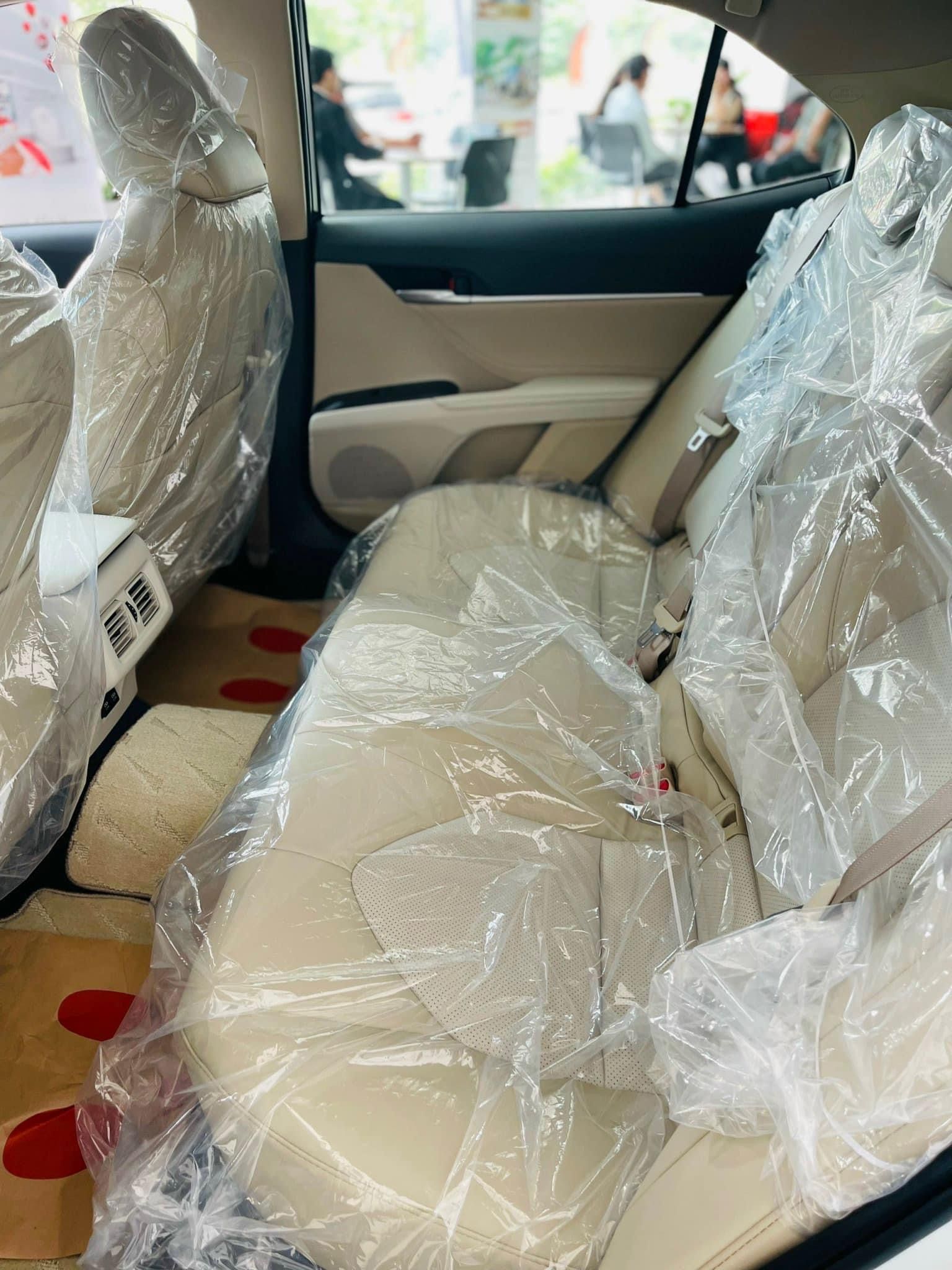 Toyota Camry 2022 - Thanh lý Camry 2022 giá chỉ từ 1 tỷ