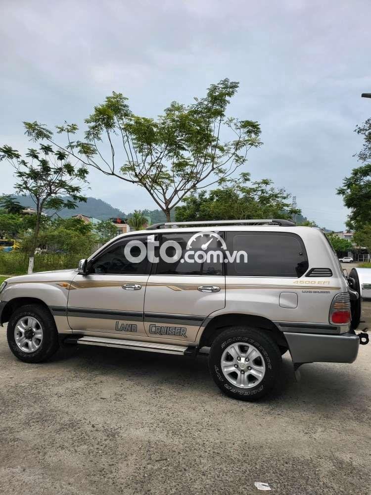 Toyota Land Cruiser  . 2004. Ghế điện. 8 chỗ 2004 - Toyota Land Cruiser. 2004. Ghế điện. 8 chỗ
