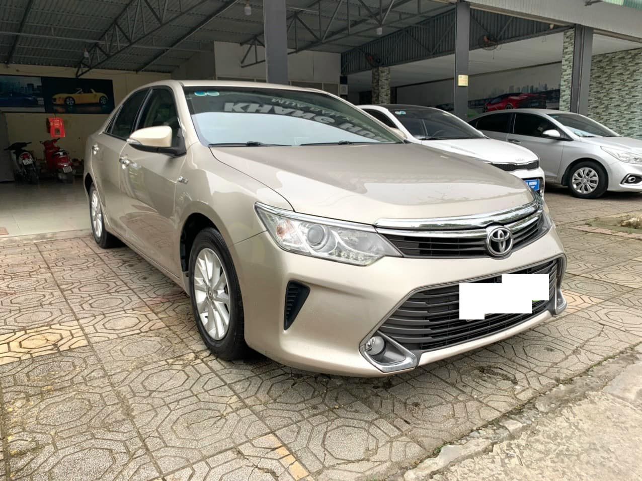 Toyota Camry 2016 - Màu vàng, tên tư nhân chính chủ