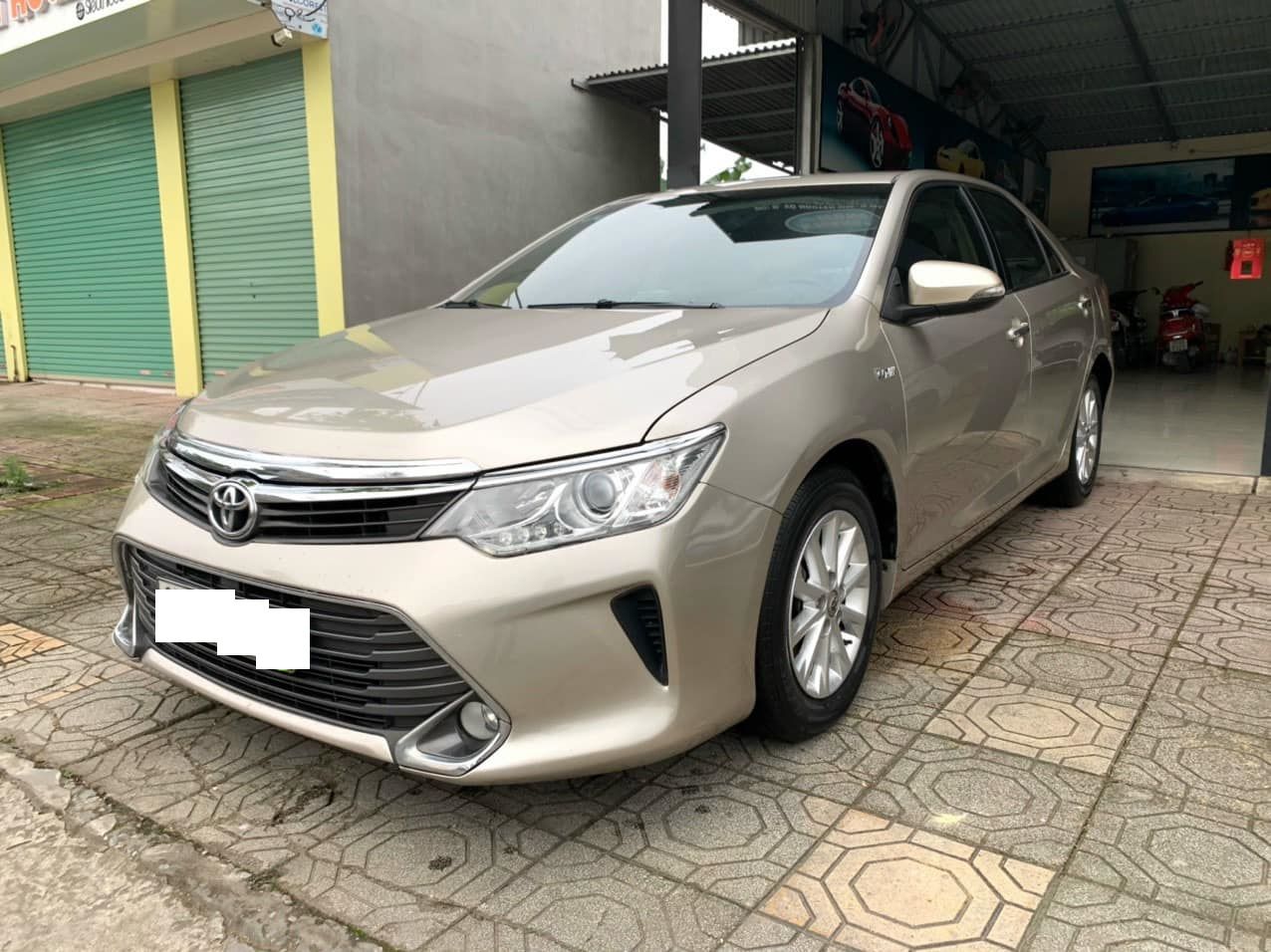 Toyota Camry 2016 - Màu vàng, tên tư nhân chính chủ