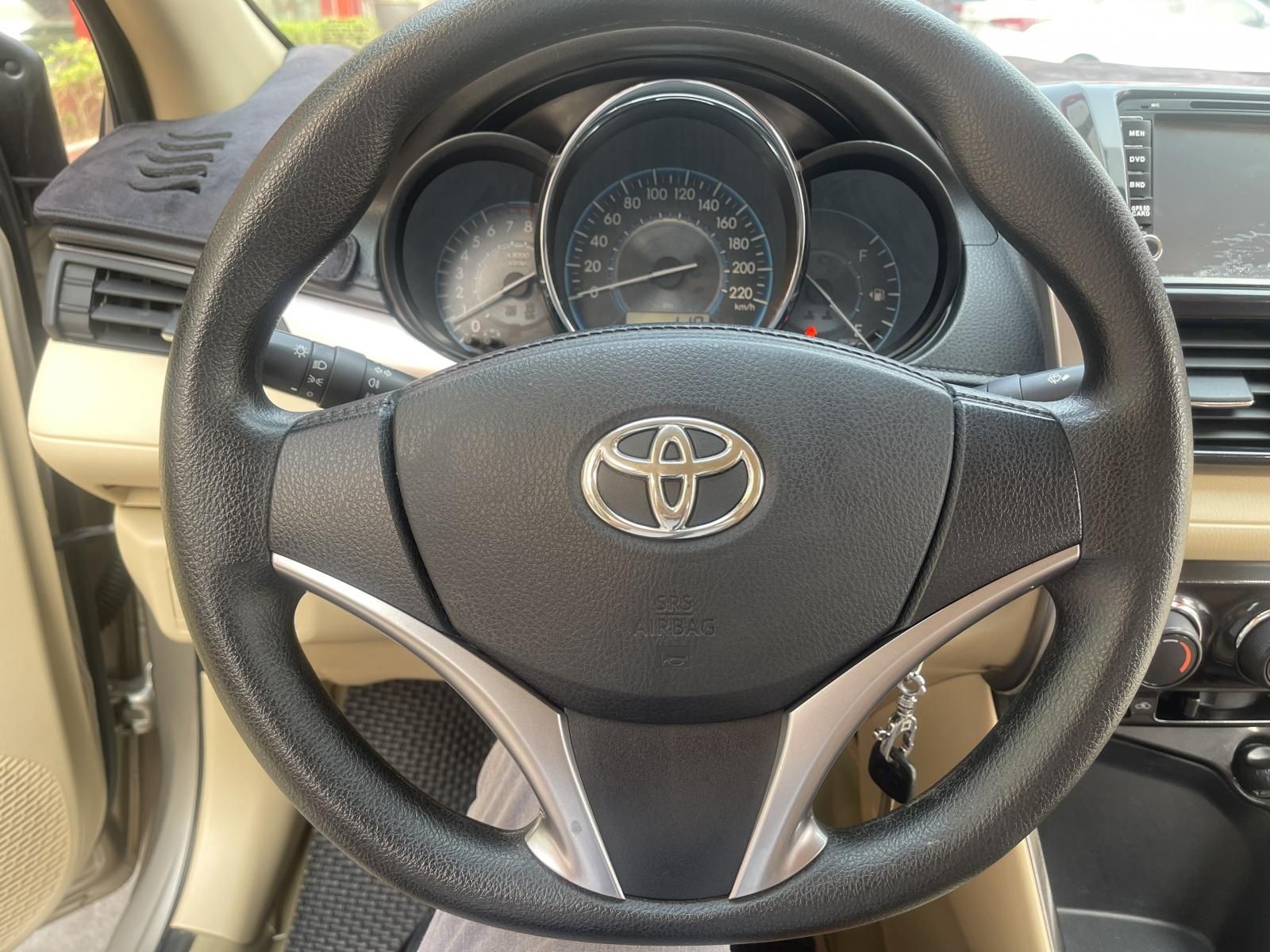 Toyota Vios 2017 - Số sàn, màu vàng cát, cực kỳ đẹp