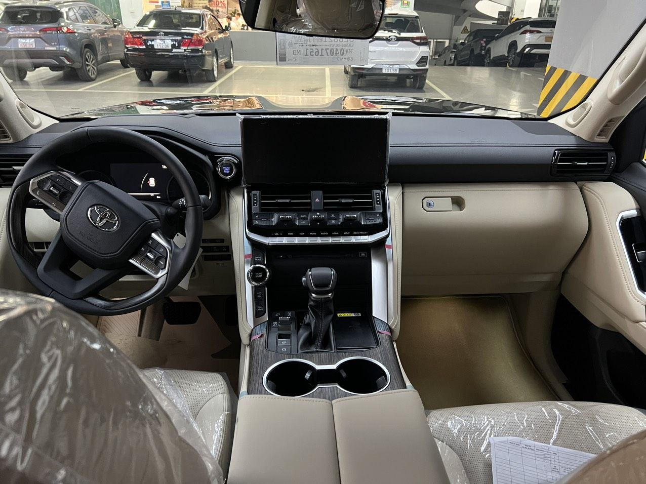Toyota Land Cruiser 2023 - Nhập khẩu nguyên chiếc Xe mới 100%