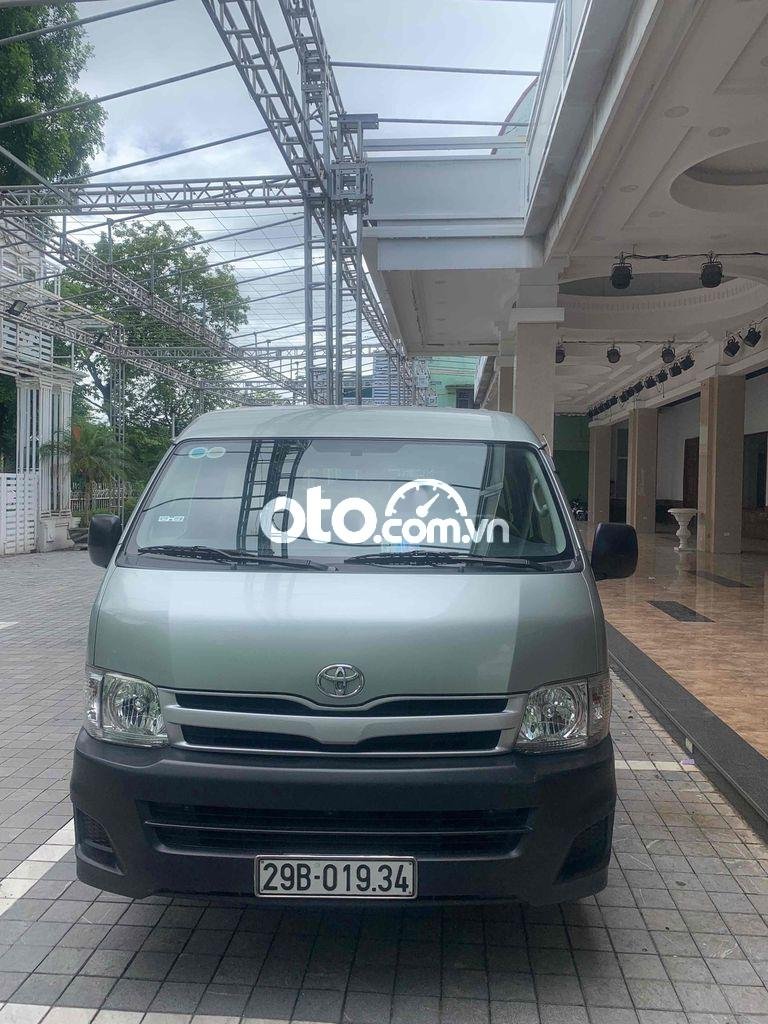 Toyota Hiace xe dệp dáng chuẩn 2011 - xe dệp dáng chuẩn