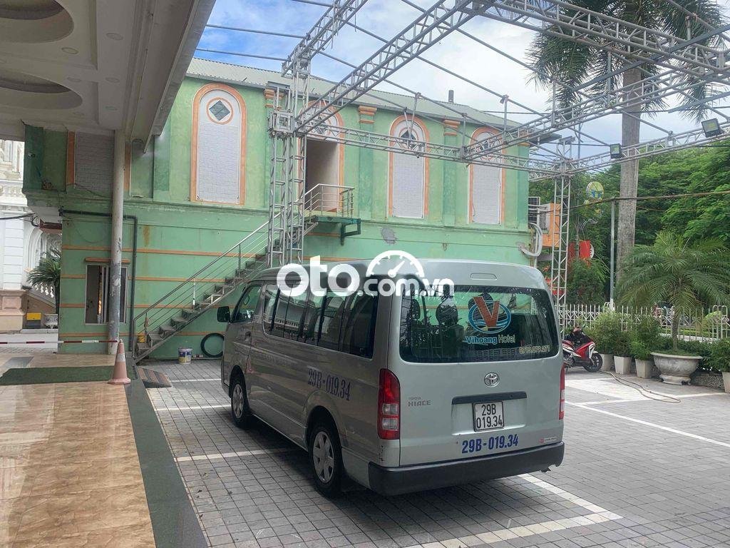 Toyota Hiace xe dệp dáng chuẩn 2011 - xe dệp dáng chuẩn