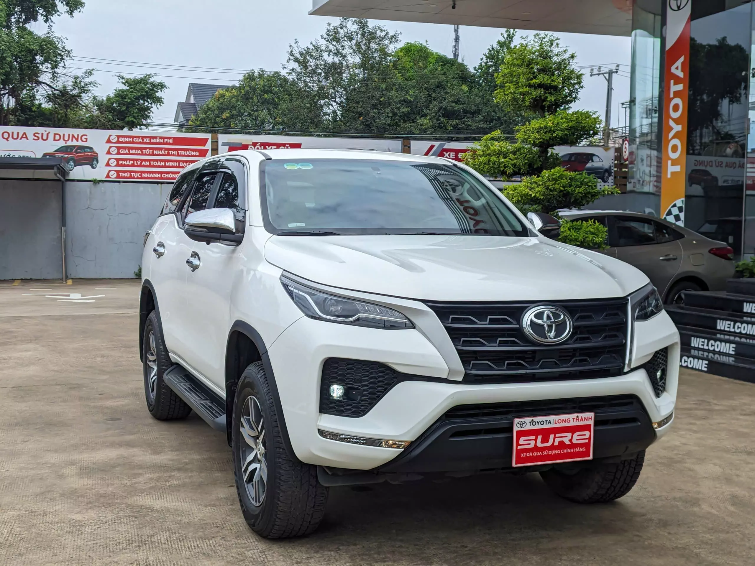 Toyota Fortuner Fortuner 2.4G MT 2020 - Bán Toyota Fortuner 2.4G MT đời 2020, màu trắng, 830tr