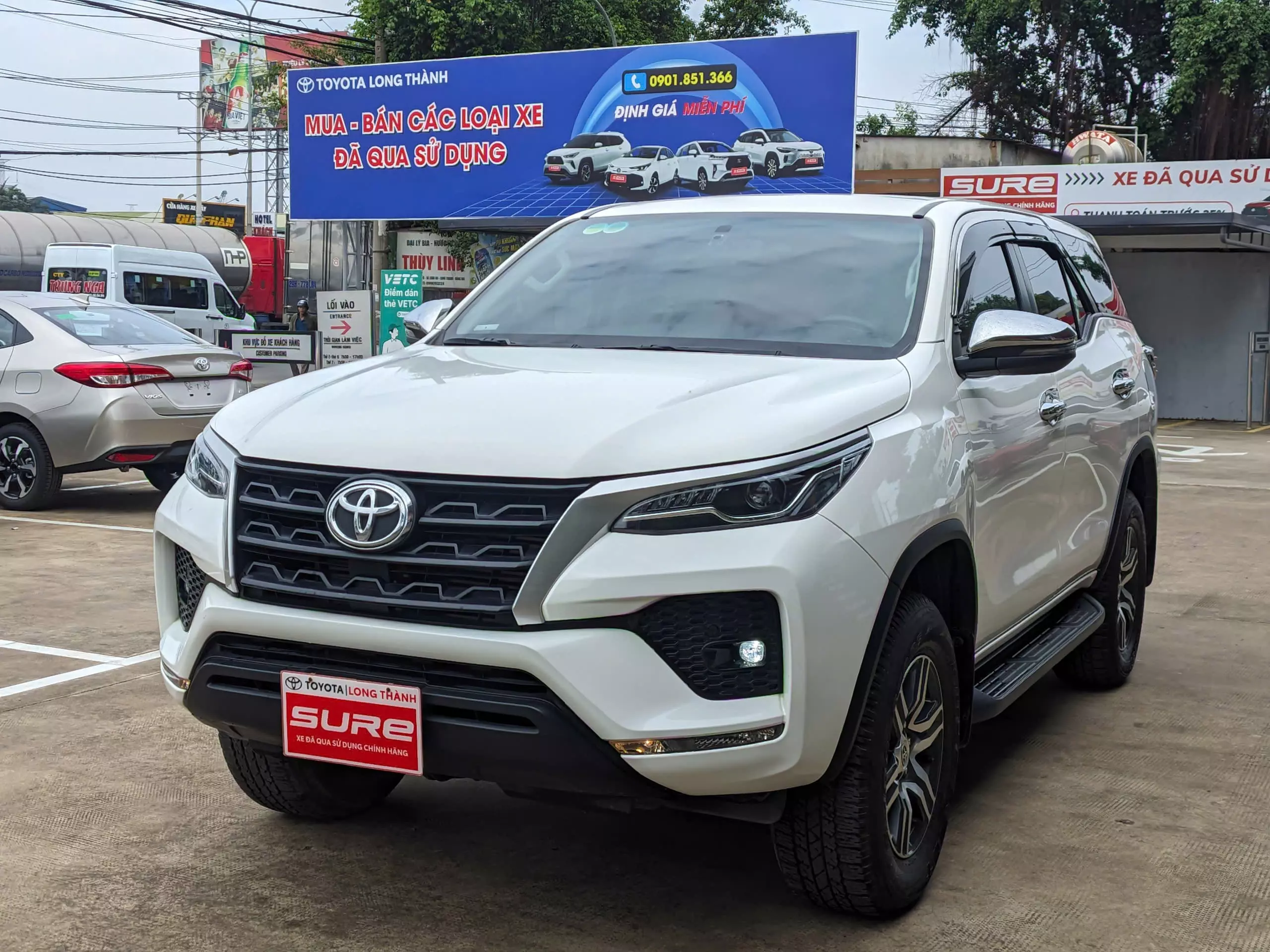 Toyota Fortuner Fortuner 2.4G MT 2020 - Bán Toyota Fortuner 2.4G MT đời 2020, màu trắng, 830tr