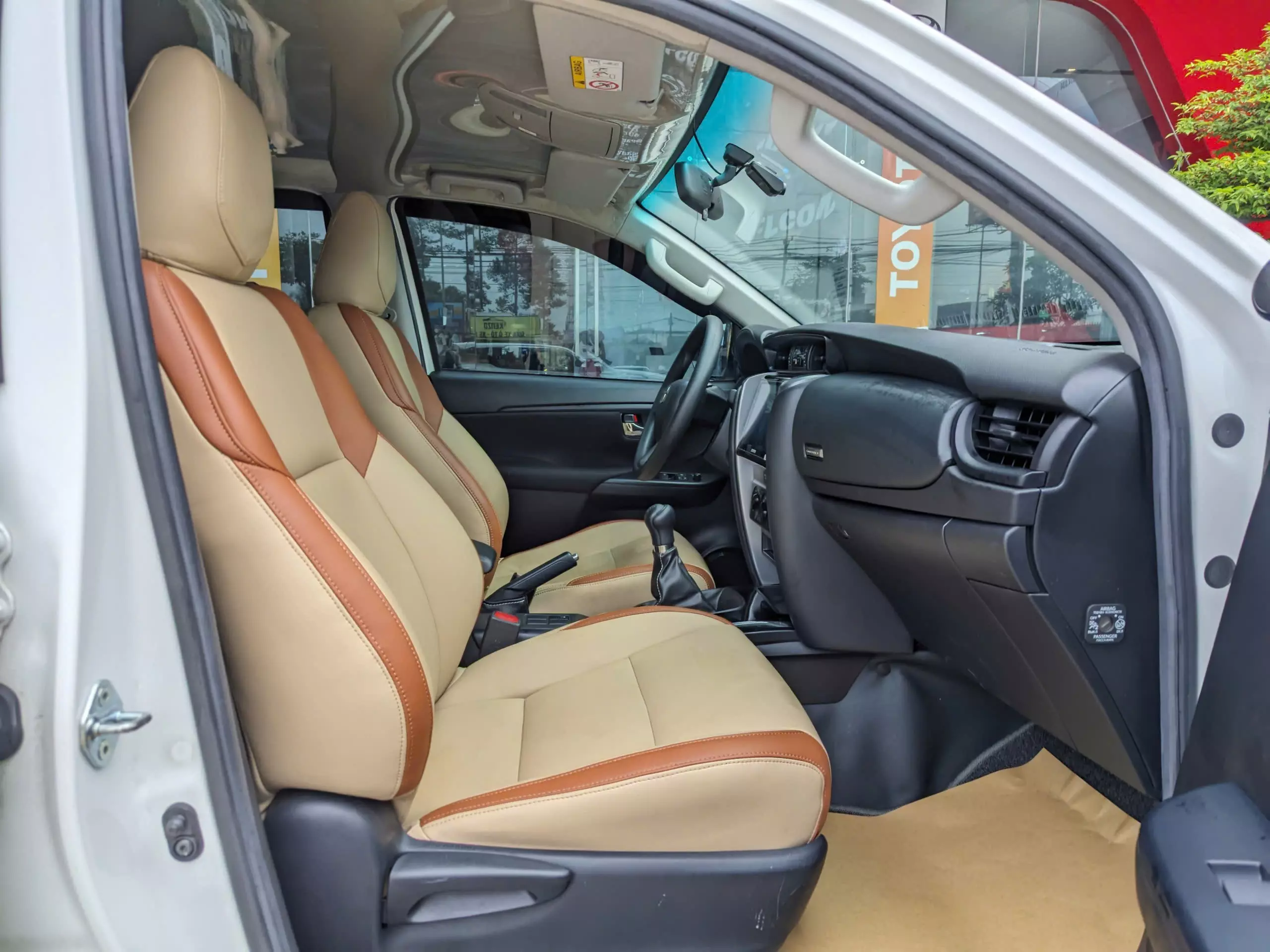 Toyota Fortuner Fortuner 2.4G MT 2020 - Bán Toyota Fortuner 2.4G MT đời 2020, màu trắng, 830tr