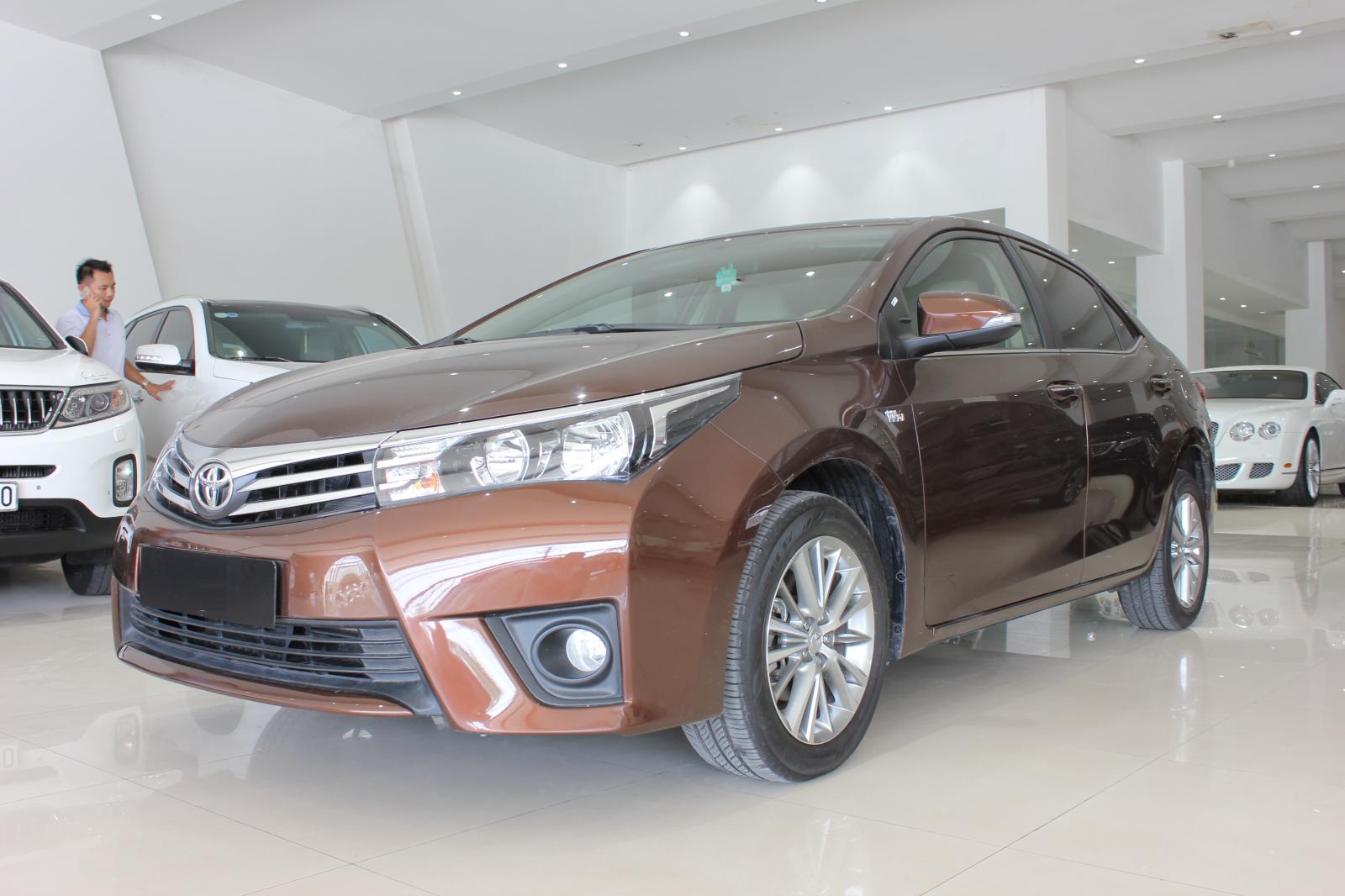 Giá xe Toyota Corolla Altis 2016 phiên bản và đánh giá từ các chuyên gia