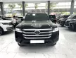 Toyota Land Cruiser LC300 2025 - Bán Xe Toyota Land Cruiser LC300 Đen nt Đen sản xuất năm 2025 tên cty xe đi có 400 Km như xe mới tinh giá 5 tỷ 790 tr tại Hà Nội