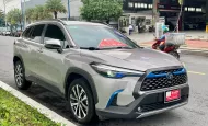 Toyota Corolla Cross 2021 - Bán xe Cross Hybrid 2021 chạy 55.000 km màu bạc  giá 810 triệu tại Tp.HCM