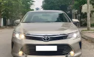 Toyota Camry 2.0E 2017 - Cần bán Toyota Camry 2.0E đời 2017, màu vàng giá cạnh tranh giá 590 triệu tại Tp.HCM