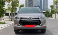 Toyota Innova 2.0V 2019 - Bán ô tô Toyota Innova 2.0V đời 2019, màu nâu giá 599 triệu tại Tp.HCM