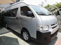 Toyota Hiace 2016 - Cần bán lại xe Toyota Hiace đời 2016, màu bạc giá 1 tỷ 209 tr tại Bình Thuận  