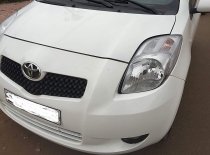 Toyota Yaris 1.3 2005 - Cần bán lại xe Toyota Yaris 1.3 2005, màu trắng, nhập khẩu chính hãng, số tự động giá 315 triệu tại Yên Bái