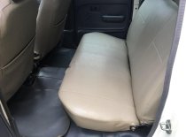 Toyota Hilux 2000 - Cần bán lại xe Toyota Hilux sản xuất năm 2000, màu trắng giá 215 triệu tại Phú Thọ