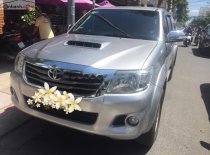Toyota Hilux 2015 - Cần bán gấp Toyota Hilux đời 2015, màu bạc giá 390 triệu tại Khánh Hòa
