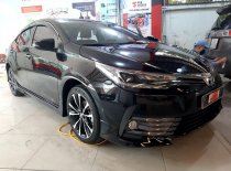 Toyota Corolla Altis 2.0V sport 2020 - Bán xe Toyota Corolla Altis 2.0V sport sản xuất 2020, màu đen, giá khuyến mãi giá 890 triệu tại Tp.HCM