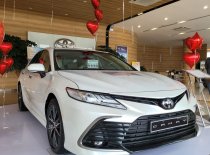Toyota Camry 2021 - Bán Toyota Camry 2.0G năm 2021 ưu đãi lớn T12, sẵn xe giao ngay, trang bị nhiều tính năng hiện đại giá 1 tỷ 50 tr tại Sơn La