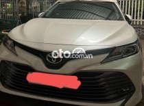 Cần bán Toyota Camry 2.0 sản xuất 2020, màu trắng, nhập khẩu nguyên chiếc giá 990 triệu tại Tây Ninh