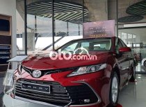 Cần bán Toyota Camry sản xuất 2022, màu đỏ, xe nhập giá 1 tỷ 50 tr tại Bến Tre