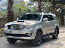 Toyota Fortuner 2015 - Màu bạc số sàn giá 630 triệu tại Sơn La