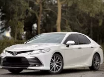 Toyota Camry 2.0Q 2022 - Đi tìm đối thủ. Bán xe Toyota Camry 2.0Q 2022 siêu lướt 9000km giá 1 tỷ 95 tr tại Hà Nội